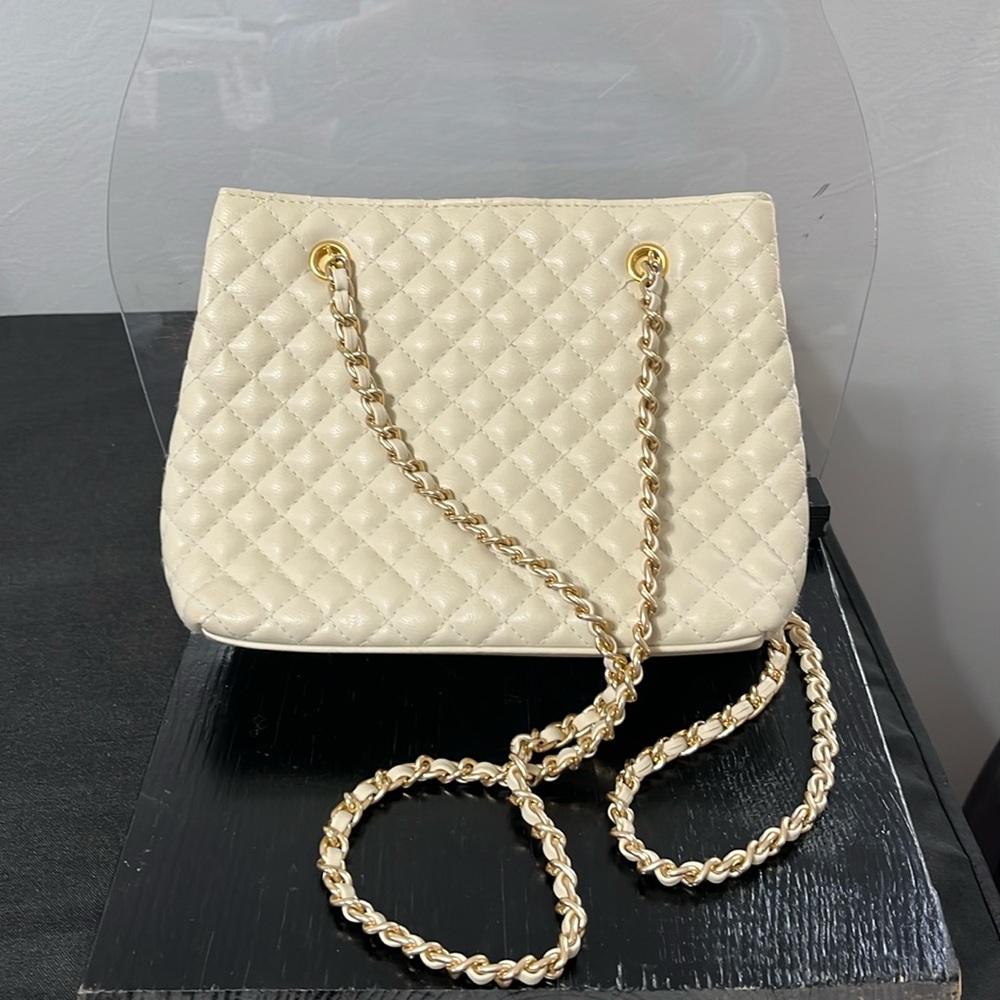 Small Ivory Shoulder bag with chain shoulder strap